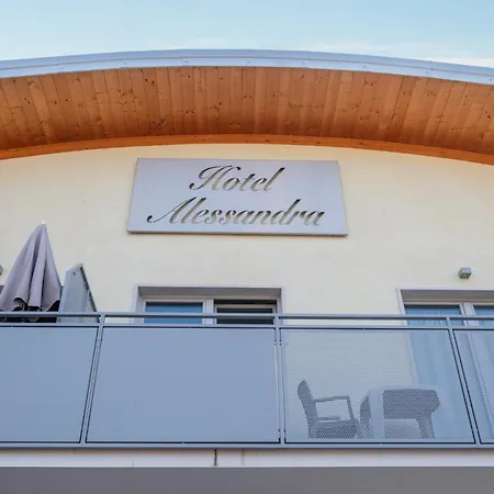 Alessandra Hotel 2*