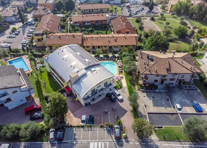 Alessandra מלון 2*