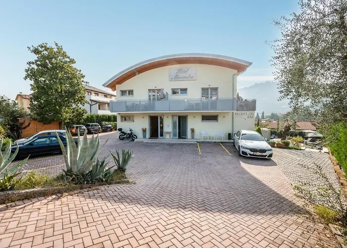 Alessandra Hotel
