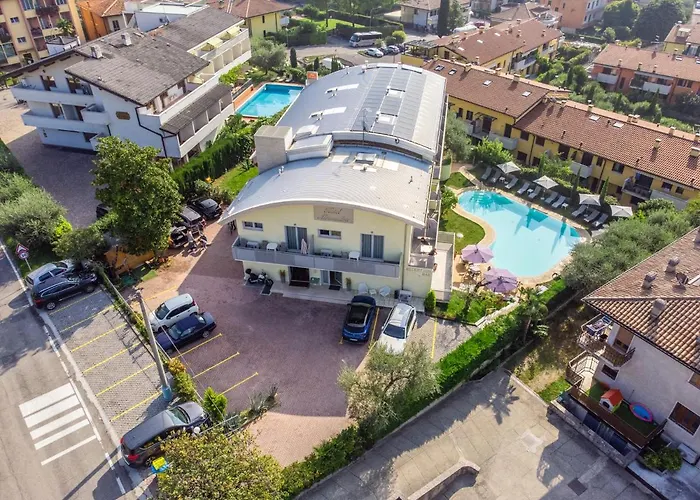 Alessandra غارْدا